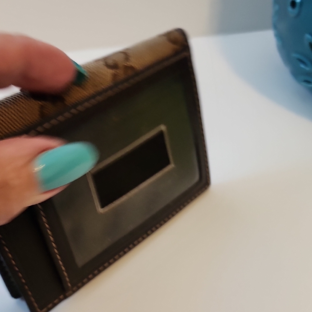 Gucci Brown and Tan Wallet - Picture 11 of 11
